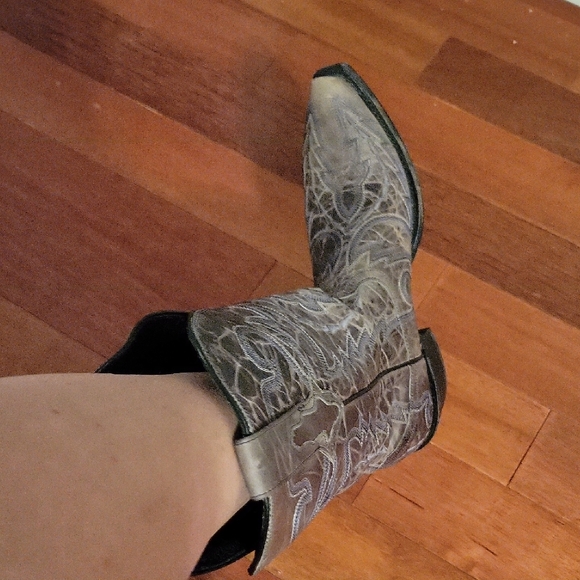 Lucchese Tan Leather Cowboy Boots - Picture 9 of 11